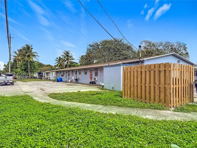 $1,300 | 3291 Northwest 132nd Terrace, Unit 5, Opa-Locka, FL 33054