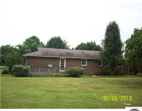 149 Westmoreland Road Mooresville, NC 28115 - Photo 2 of 9 a front view of a house with a garden