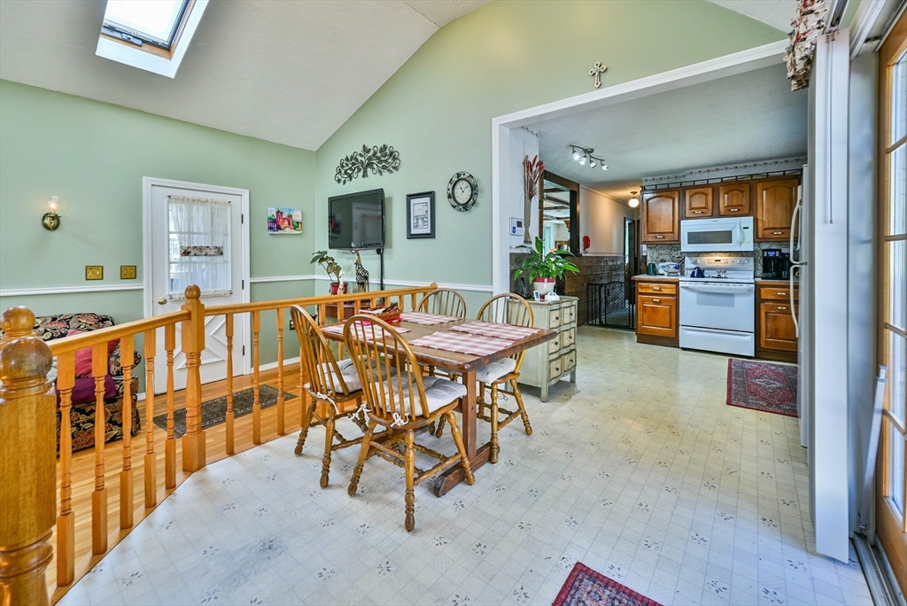 22 Trahan Avenue Worcester, MA 01604 - Photo 13 of 36