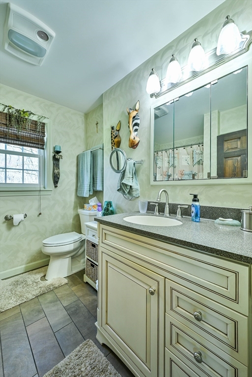 22 Trahan Avenue Worcester, MA 01604 - Photo 29 of 36