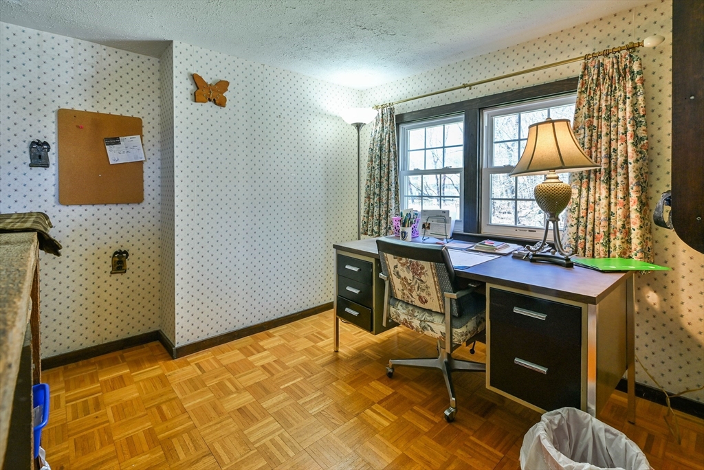 22 Trahan Avenue Worcester, MA 01604 - Photo 31 of 36