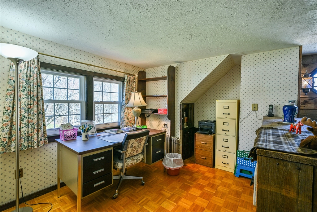 22 Trahan Avenue Worcester, MA 01604 - Photo 32 of 36