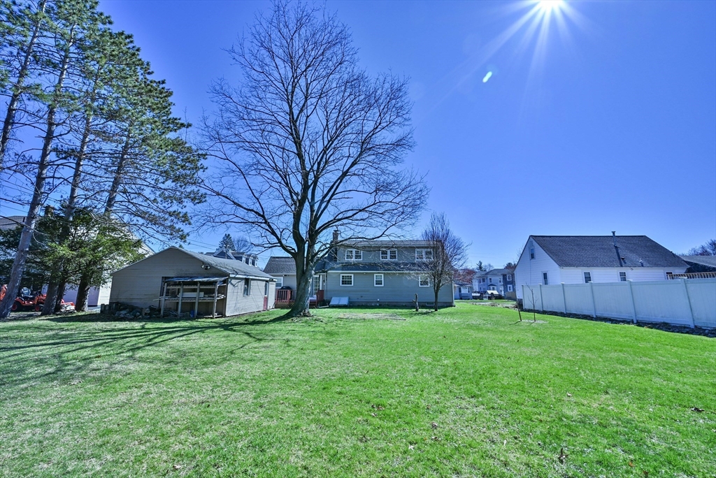 22 Trahan Avenue Worcester, MA 01604 - Photo 7 of 36