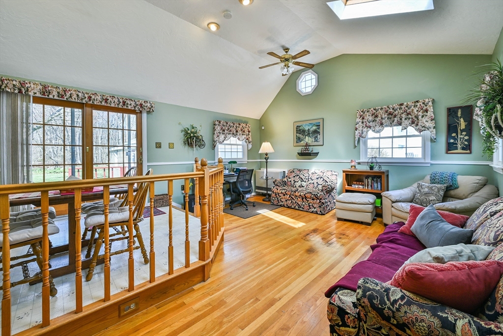 22 Trahan Avenue Worcester, MA 01604 - Photo 10 of 36