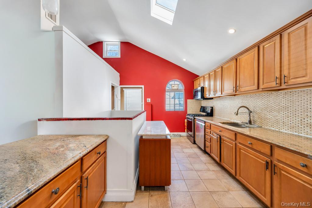 96 Rosedale Road Valley Stream, NY 11581 - Photo 10 of 43
