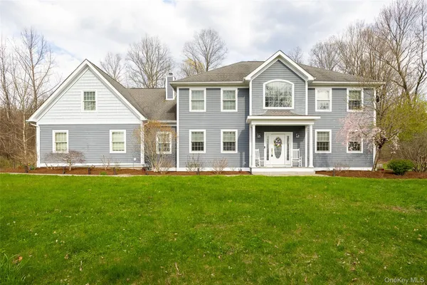 $725,000 | 100 Huyler Drive, Hyde Park, NY 12538