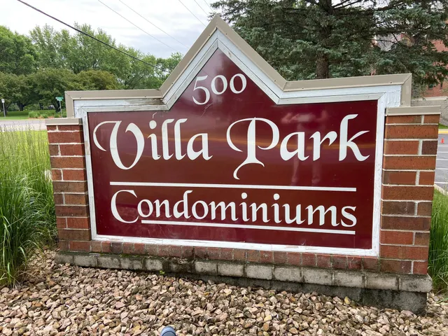 $152,900 | 500 County B Road West, Unit 122, Roseville, MN 55113