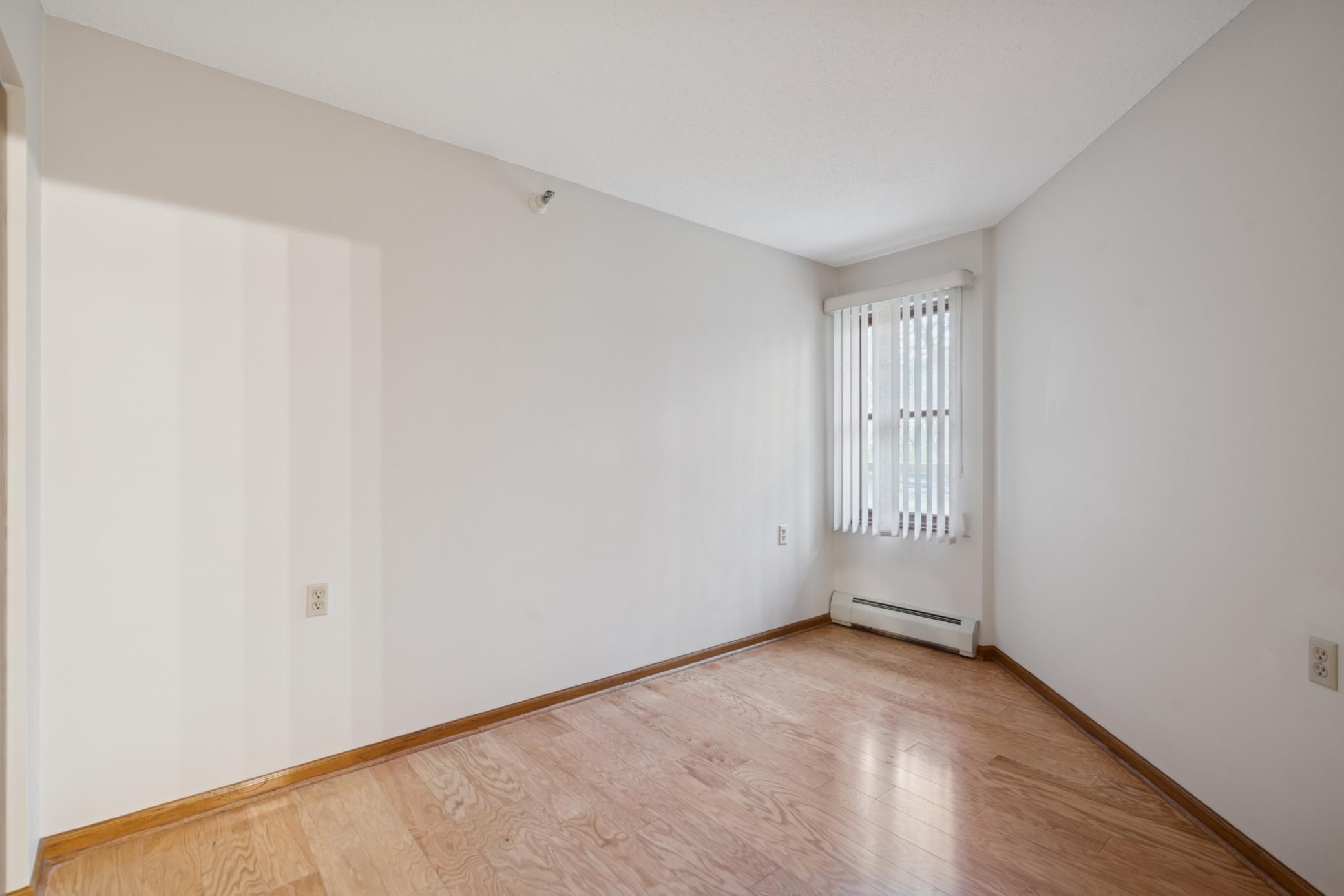 500 County B Road West, Unit 122 Roseville, MN 55113 - Photo 16 of 27