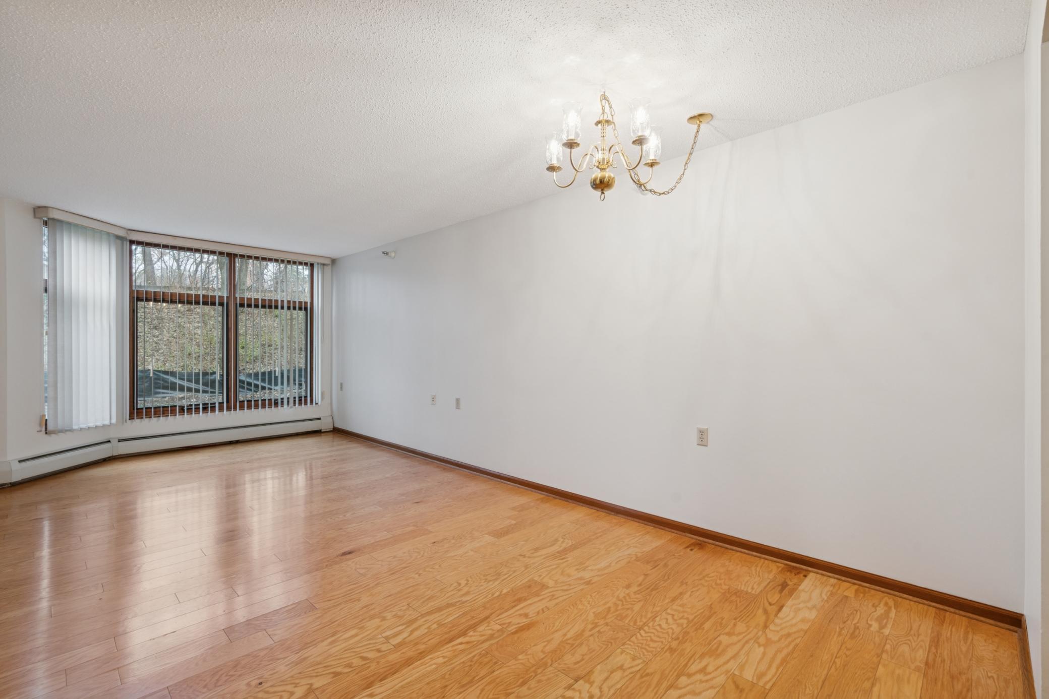 500 County B Road West, Unit 122 Roseville, MN 55113 - Photo 10 of 27