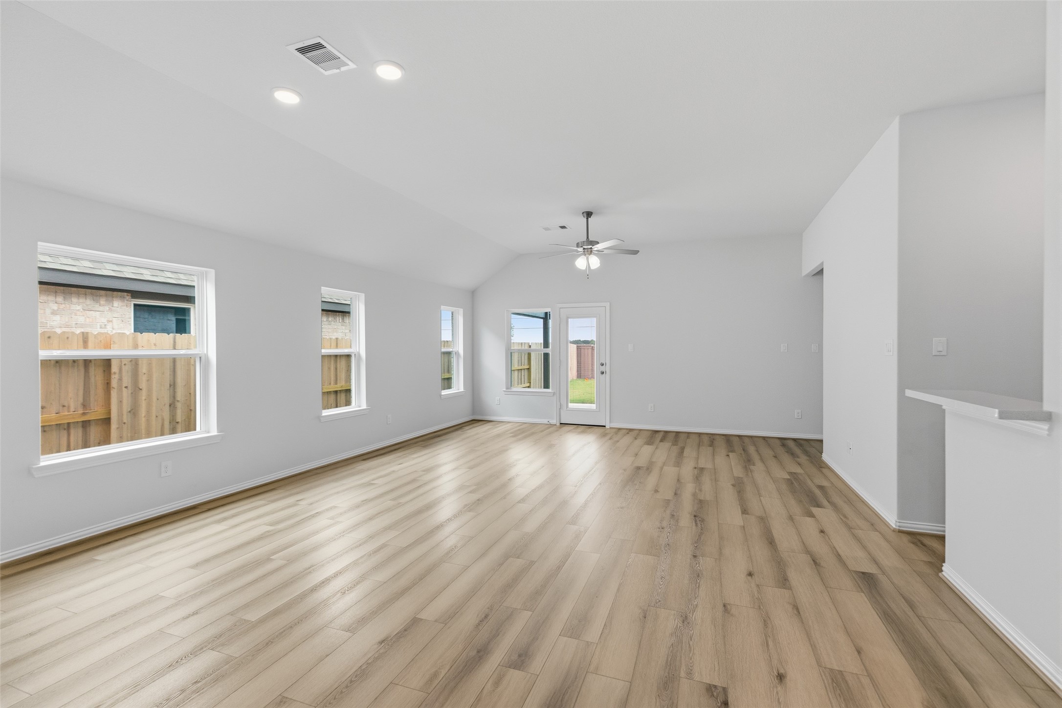 523 Selaura Street Rosenberg, TX 77471 - Photo 15 of 33