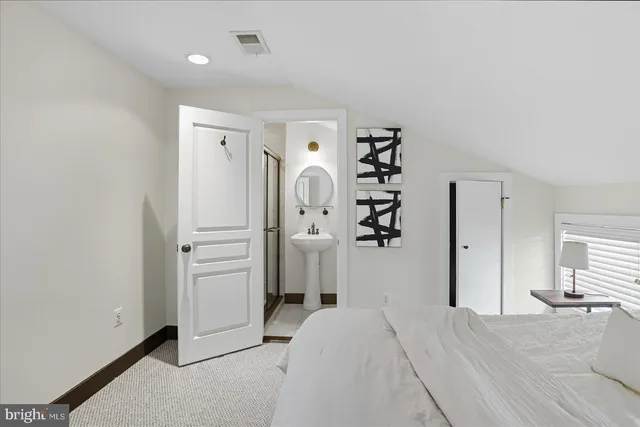 $2,500 | 416 South Eden Street, Baltimore, MD 21231