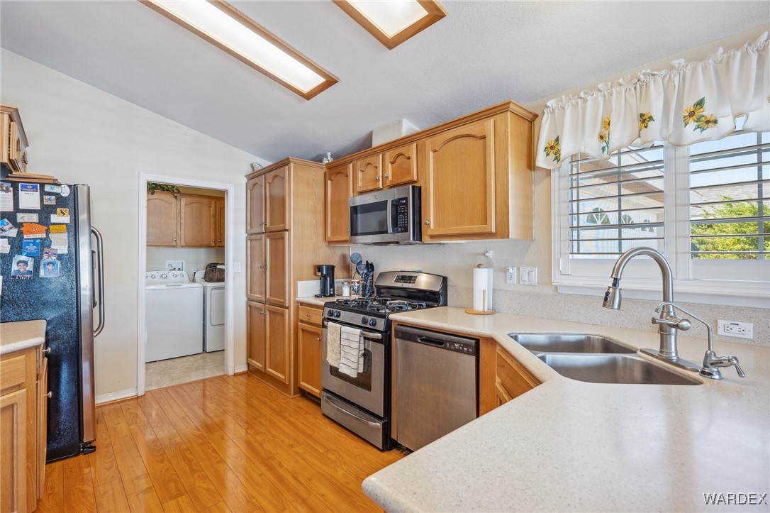 1545 East El Rodeo Road, Unit 26 Fort Mohave, AZ 86426 - Photo 17 of 58 Kitchen