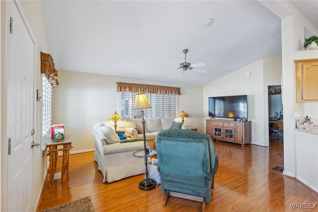 1545 East El Rodeo Road, Unit 26 Fort Mohave, AZ 86426 - Photo 10 of 58 Living Room