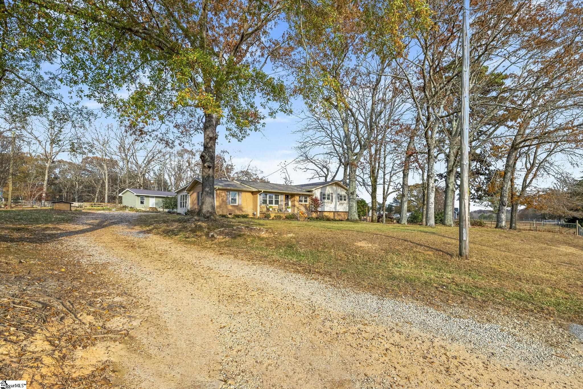 661 Cooley Road Gray Court, SC 29645 - Photo 2 of 40