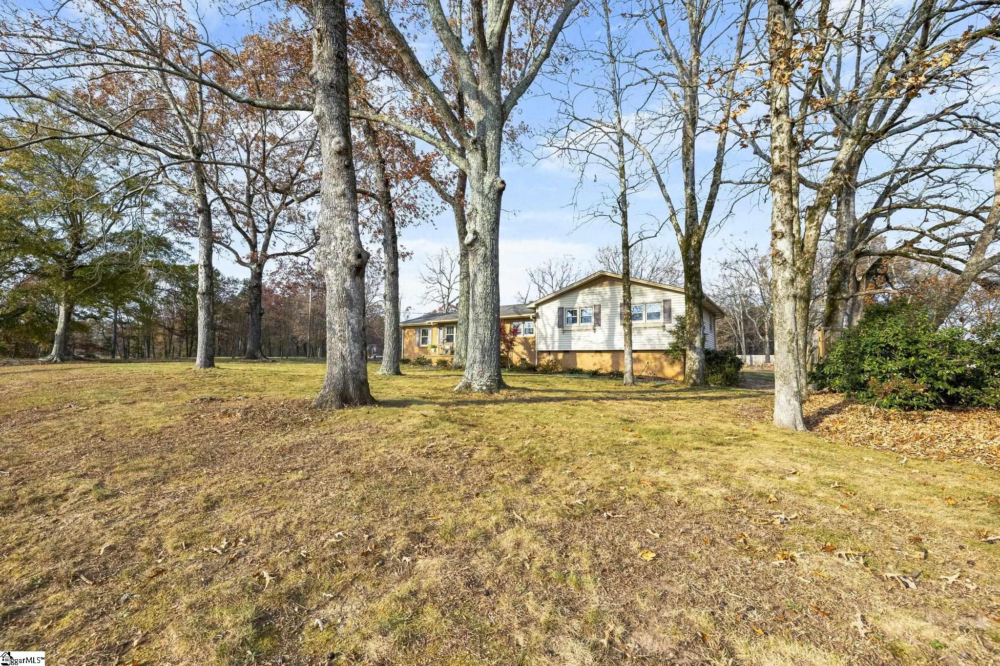 661 Cooley Road Gray Court, SC 29645 - Photo 3 of 40