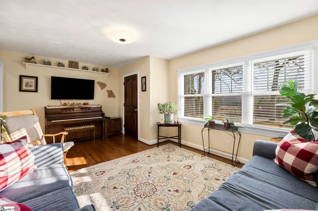 $449,900 | 661 Cooley Road, Gray Court, SC 29645