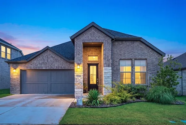 $2,850 | 7216 Dragonfly Lane, Aubrey, TX 76227