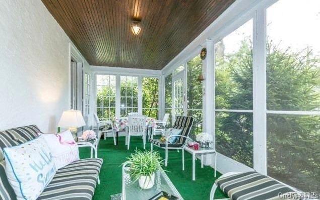 28 Vista Hill Road Great Neck, NY 11021 - Photo 6 of 6