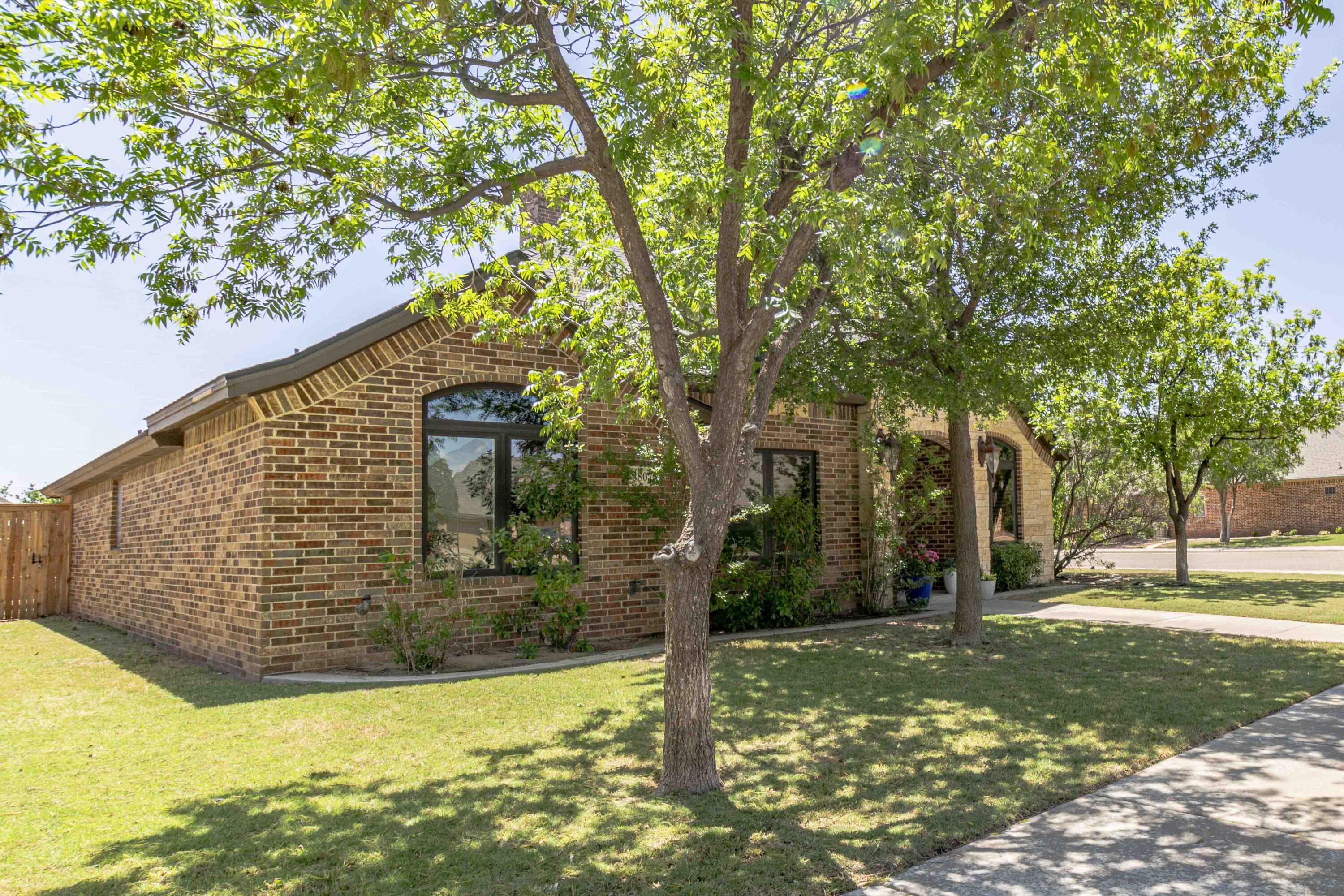 3807 105th Street Lubbock, TX 79423 - Photo 2 of 49 3807-105th-80