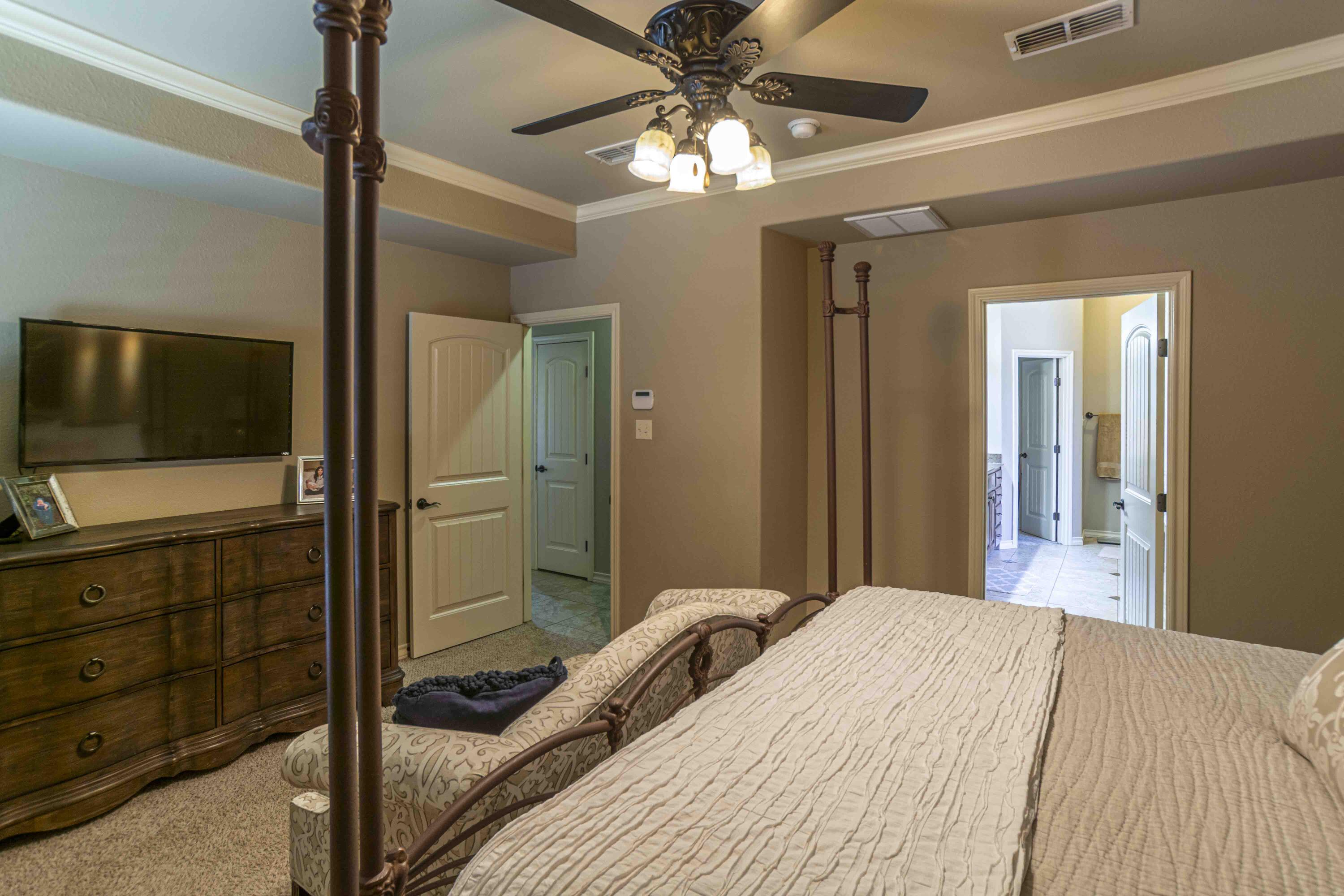 3807 105th Street Lubbock, TX 79423 - Photo 36 of 49 3807-105th-34
