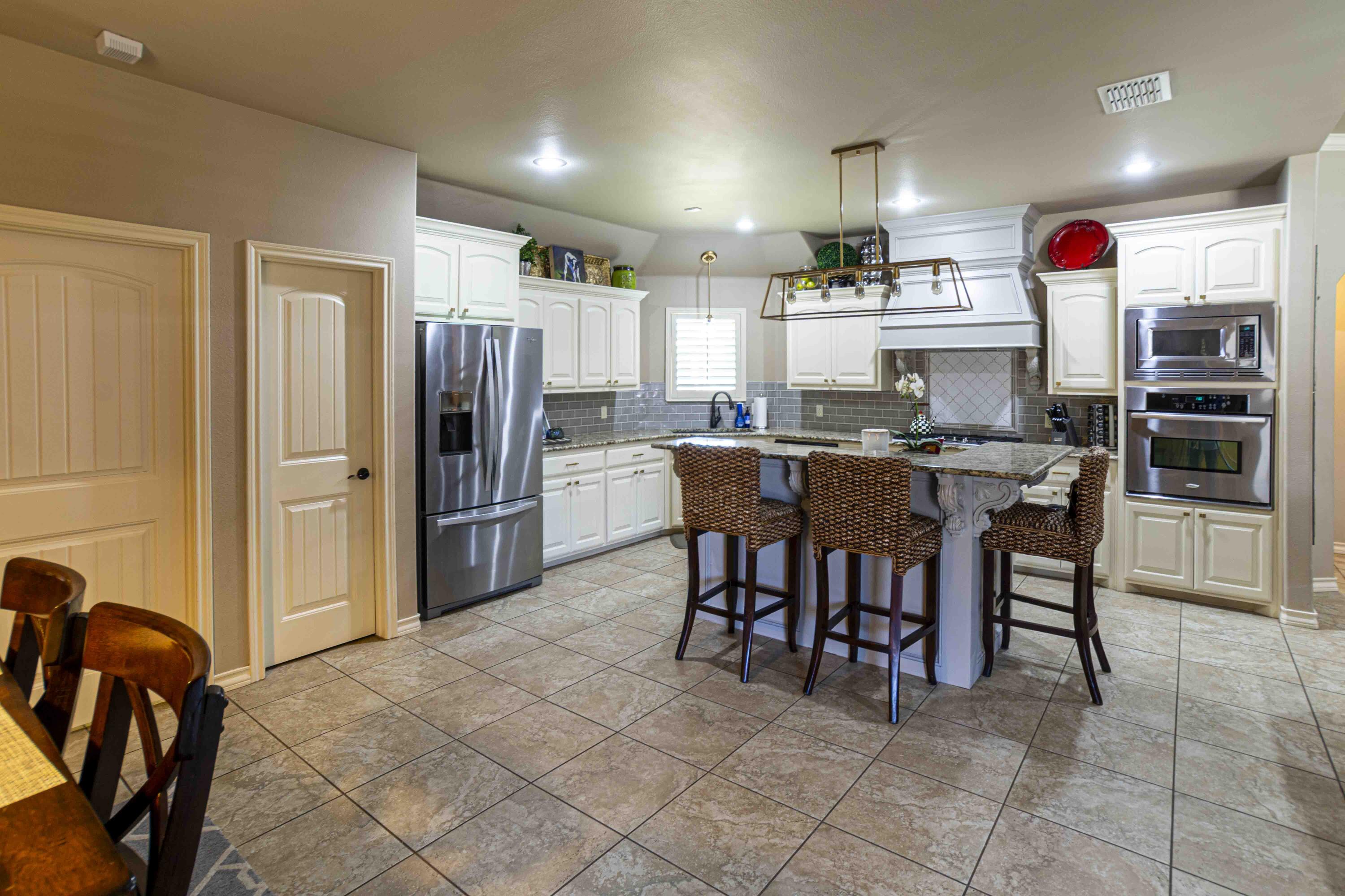 3807 105th Street Lubbock, TX 79423 - Photo 6 of 49 3807-105th-18