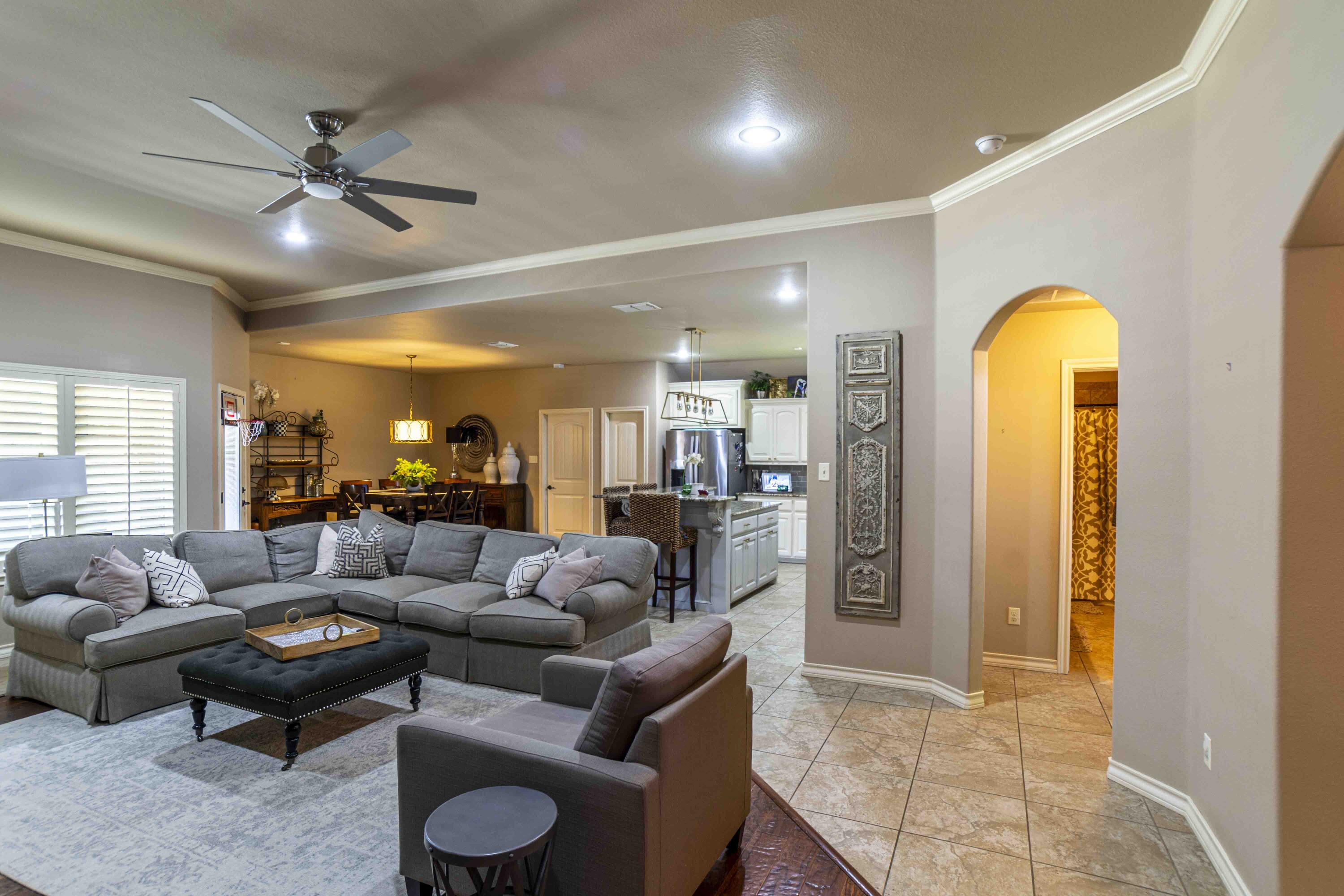 3807 105th Street Lubbock, TX 79423 - Photo 9 of 49 3807-105th-29