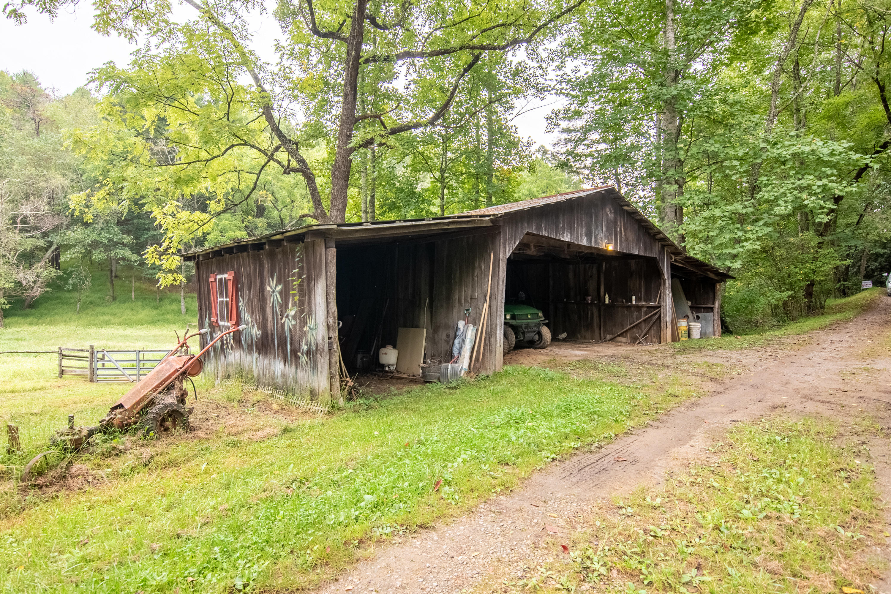 361 Wade Road Northwest Floyd, VA 24091 - Photo 29 of 48 a view of a house with backyard and trees