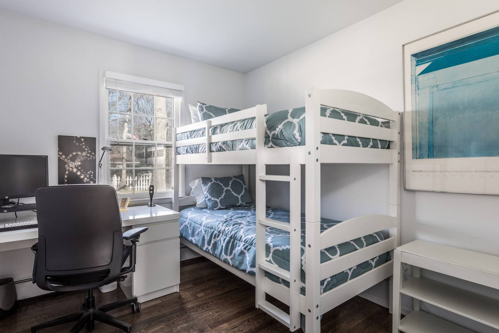 38 Glade Road East Hampton, NY 11937 - Photo 9 of 14 a bedroom with a bed and a window