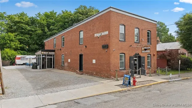 $750,000 | 313 East 1st Street, Madison, IN 47250