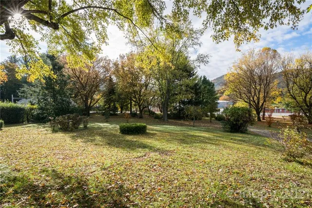 $550,000 | 1996 Highway 70, Swannanoa, NC 28778