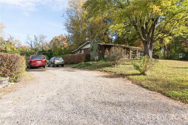 $550,000 | 1996 Highway 70, Swannanoa, NC 28778
