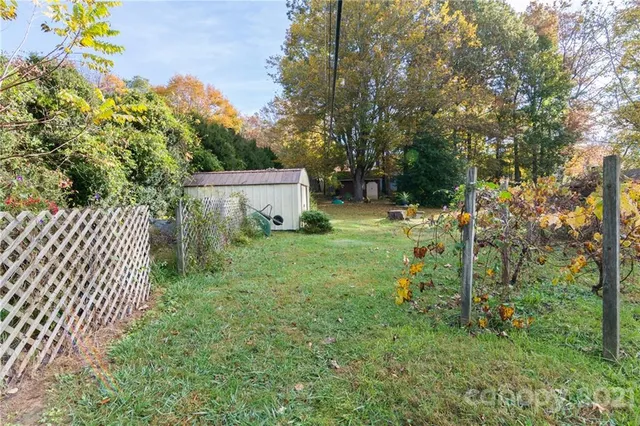 $550,000 | 1996 Highway 70, Swannanoa, NC 28778