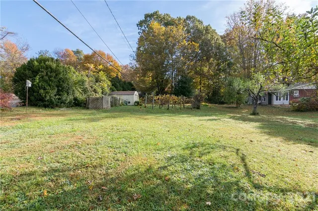 $550,000 | 1996 Highway 70, Swannanoa, NC 28778