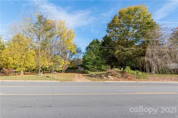 $550,000 | 1996 Highway 70, Swannanoa, NC 28778