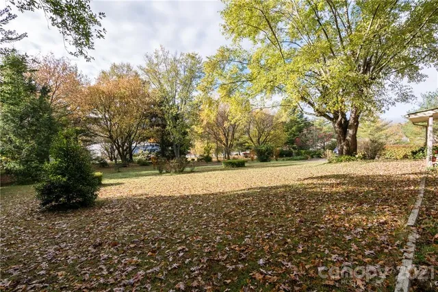 $550,000 | 1996 Highway 70, Swannanoa, NC 28778