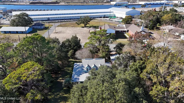 $379,000 | 605 Ford Avenue, Pascagoula, MS 39567