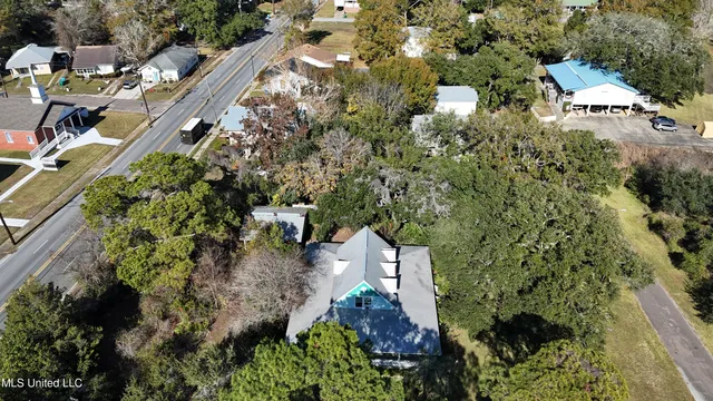 $379,000 | 605 Ford Avenue, Pascagoula, MS 39567