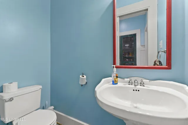 $379,000 | 605 Ford Avenue, Pascagoula, MS 39567