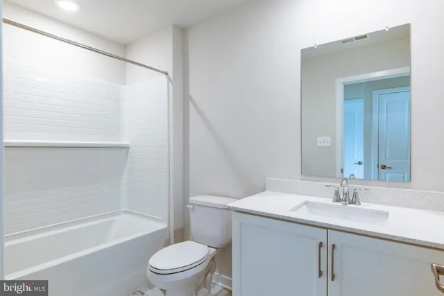 $3,200 | 679 Mayfield Fls Drive, Newark, DE 19702