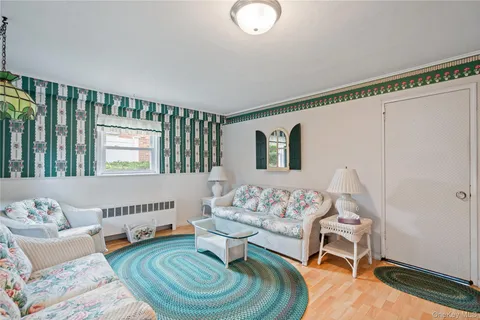 $749,000 | 18 Kirkwood Drive, Glen Cove, NY 11542