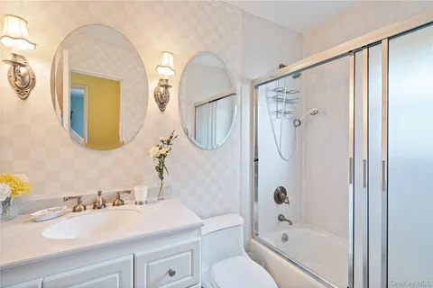 $749,000 | 18 Kirkwood Drive, Glen Cove, NY 11542