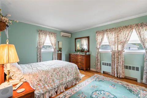 $749,000 | 18 Kirkwood Drive, Glen Cove, NY 11542