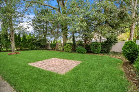 $749,000 | 18 Kirkwood Drive, Glen Cove, NY 11542