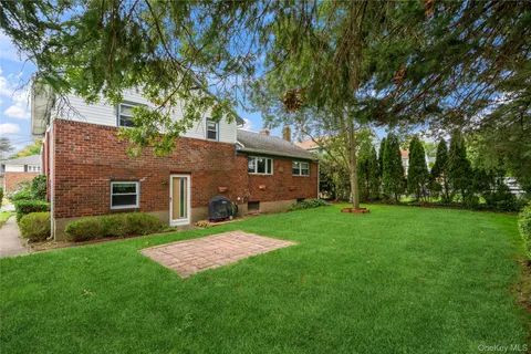 $749,000 | 18 Kirkwood Drive, Glen Cove, NY 11542