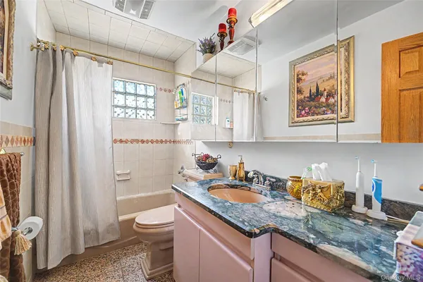 $1,990,000 | 251-43 57th Avenue | Little Neck