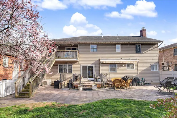$1,990,000 | 251-43 57th Avenue | Little Neck