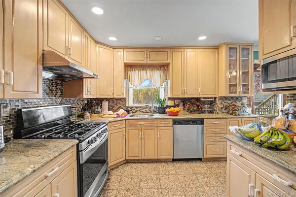 $1,990,000 | 251-43 57th Avenue | Little Neck