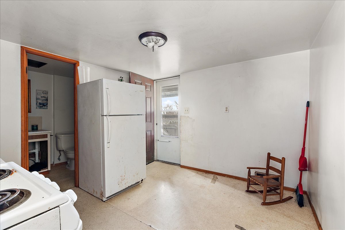 1121 Richards Street Joliet, IL 60433 - Photo 17 of 33