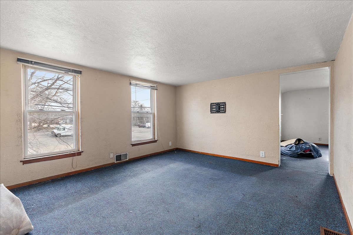 1121 Richards Street Joliet, IL 60433 - Photo 20 of 33