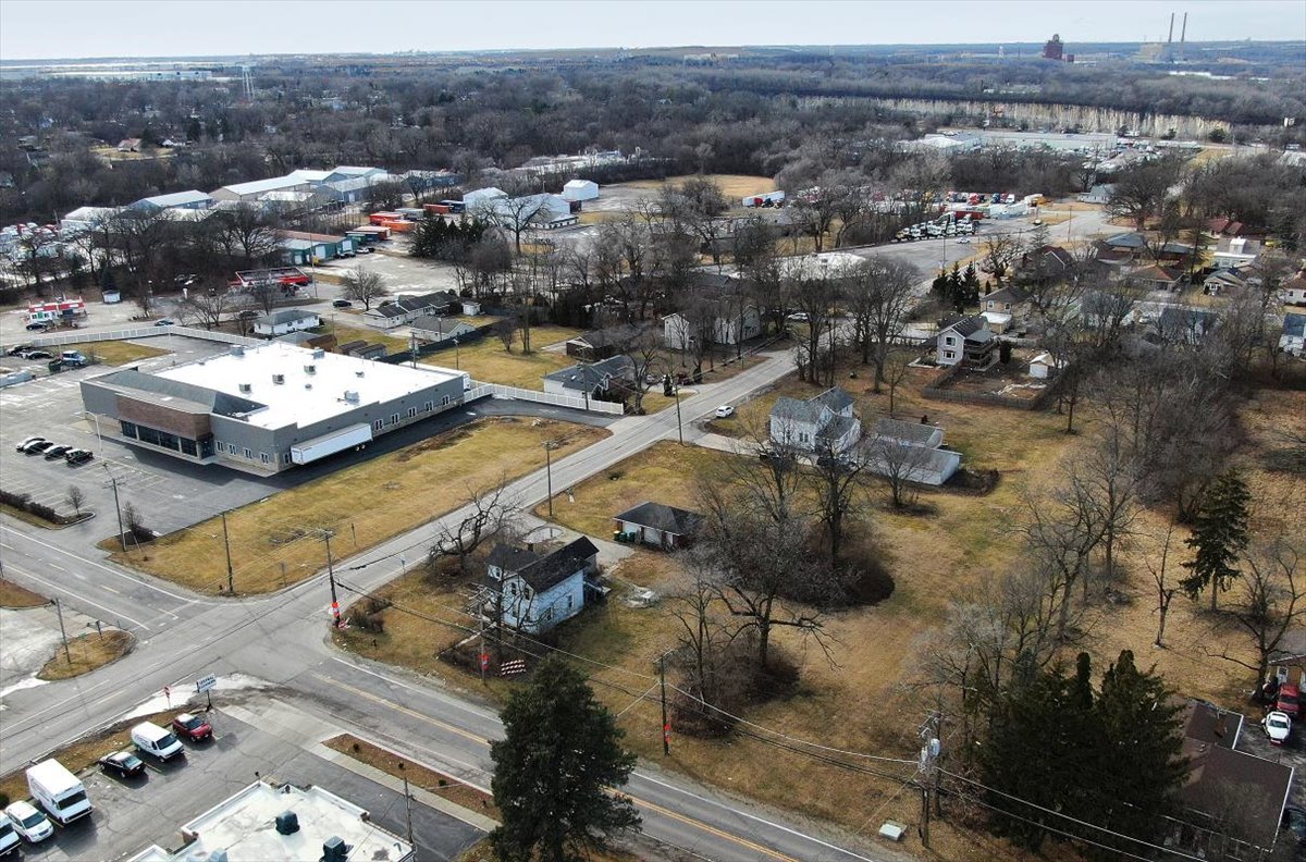 1121 Richards Street Joliet, IL 60433 - Photo 29 of 33